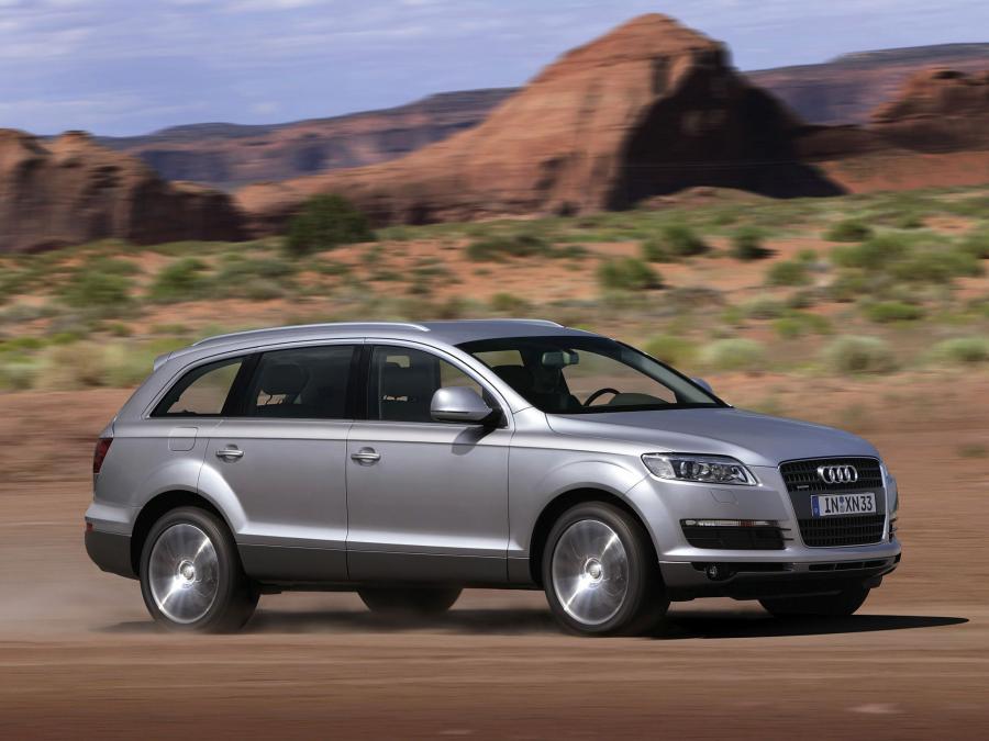  Audi Q7 4.2 Quattro (4L) 2005 года  (фото 23 из 30)